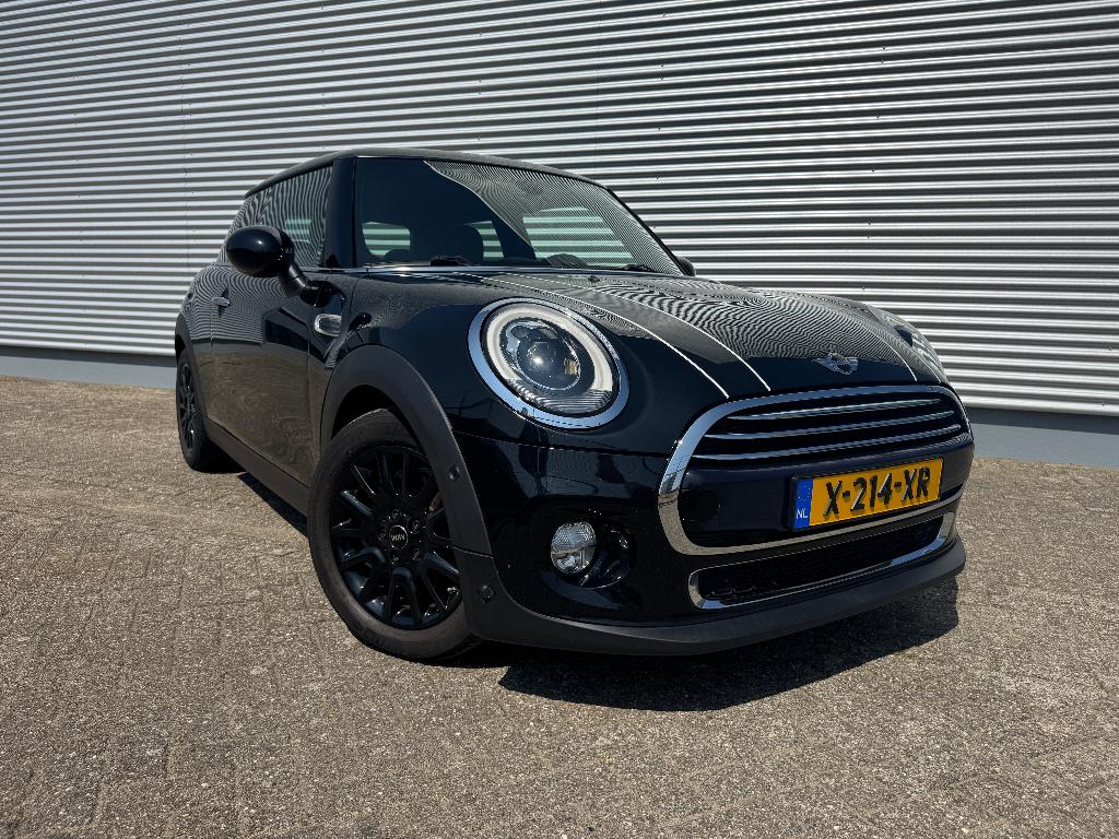 Mini Cooper AUT. Chili S Bus Prof Navi sportst LED Zwart met, Auto's, 136 pk, 4 stoelen, Leder en Stof, Particulier