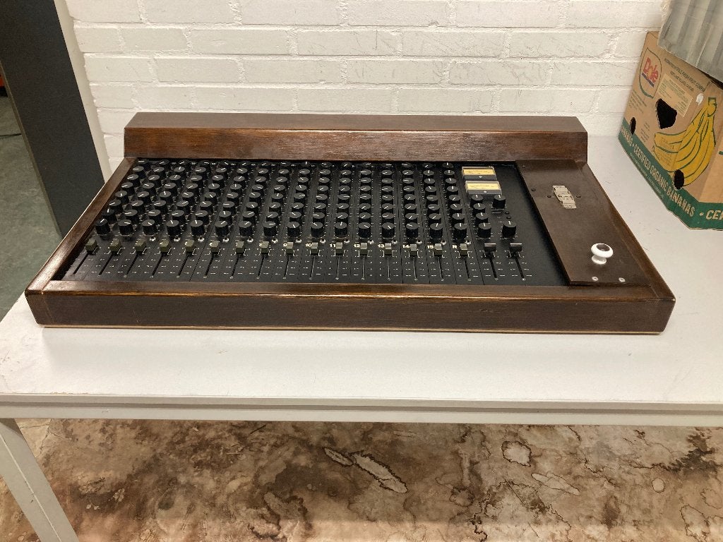 Vintage Allen & Heath 16-kanaals analoge mixer / project, Muziek en Instrumenten, Mengpanelen, Ophalen, Gebruikt, 10 tot 20 kanalen