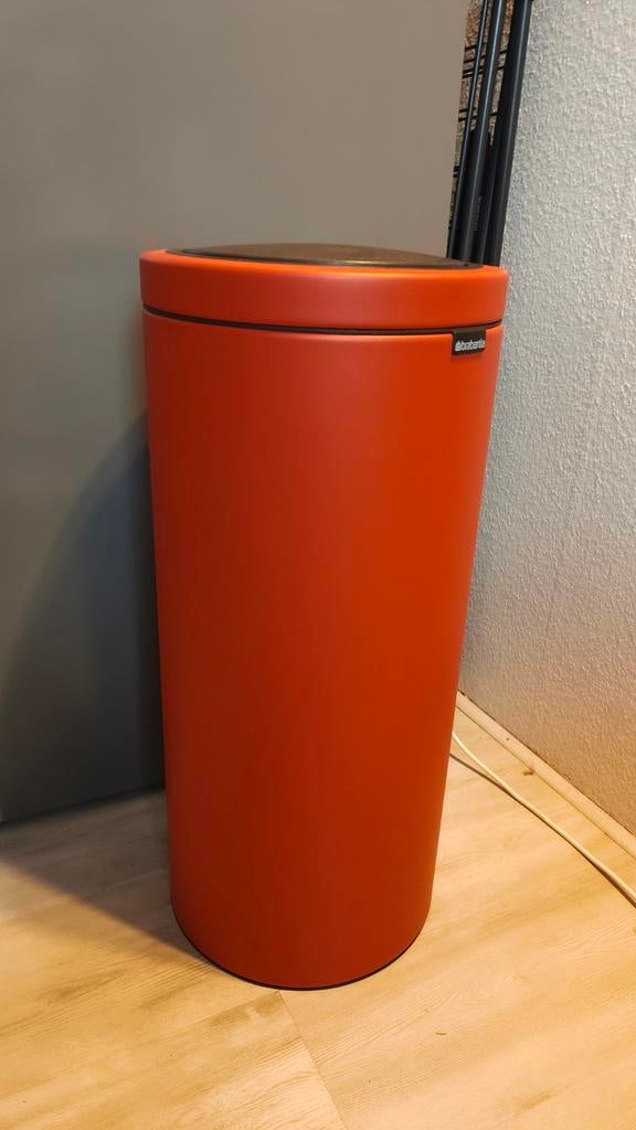 Brabantia Bo Touch Bin - Oranje - 30 Liter, 20 tot 30 liter, Ophalen of Verzenden, Metaal, 75 cm of meer