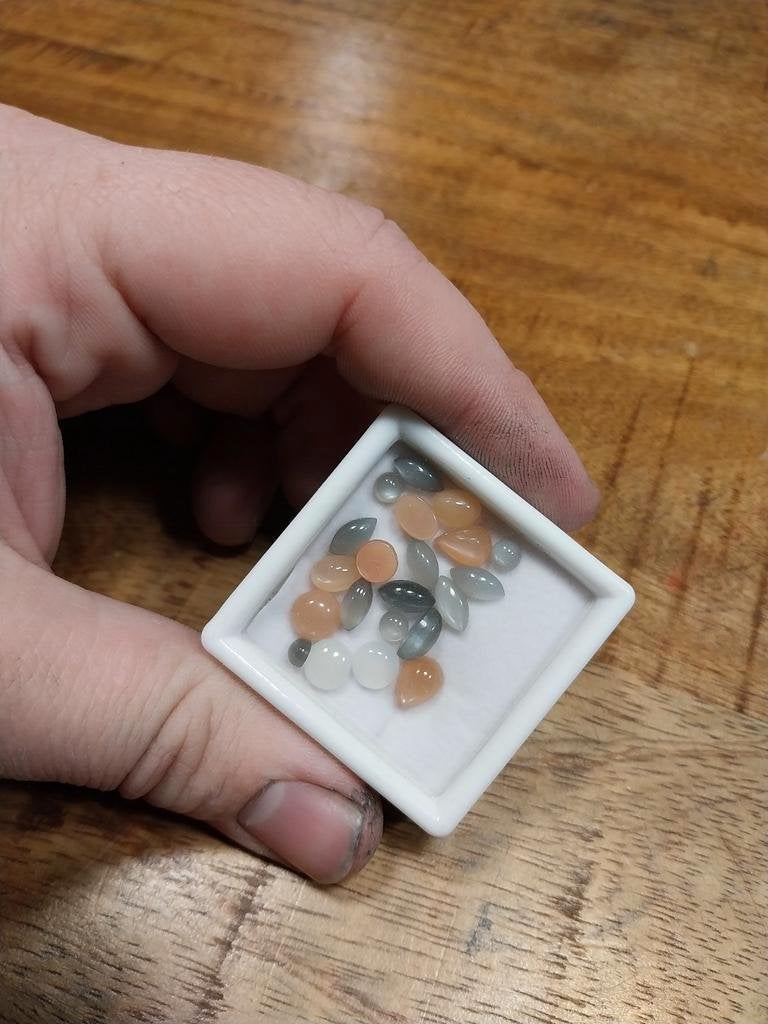 Mix geslepen maansteen mini cabochons, Ophalen of Verzenden, Zo goed als nieuw