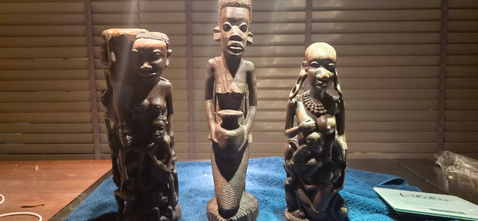 Ebbenhouten handgesneden beelden uit Tanzania helemaal gaaf., Antiek en Kunst, Ophalen of Verzenden, Handgemaakt, Hout, Afrika