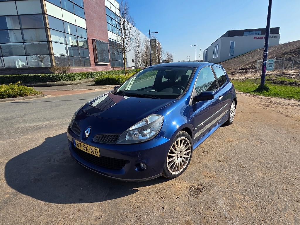 Renault Clio 1.4 16V 72KW 3-DRS E4 2006 Blauw RS Look, Auto's, Renault, 4 cilinders, Blauw, 49 €/maand, 1200 kg
