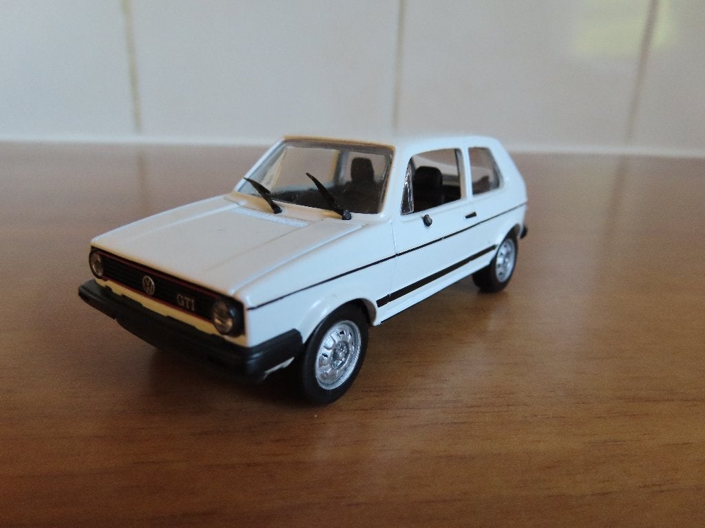 Solido schaalmodel Volkswagen Golf GTi 1:43, Ophalen of Verzenden, Zo goed als nieuw, Auto, Solido
