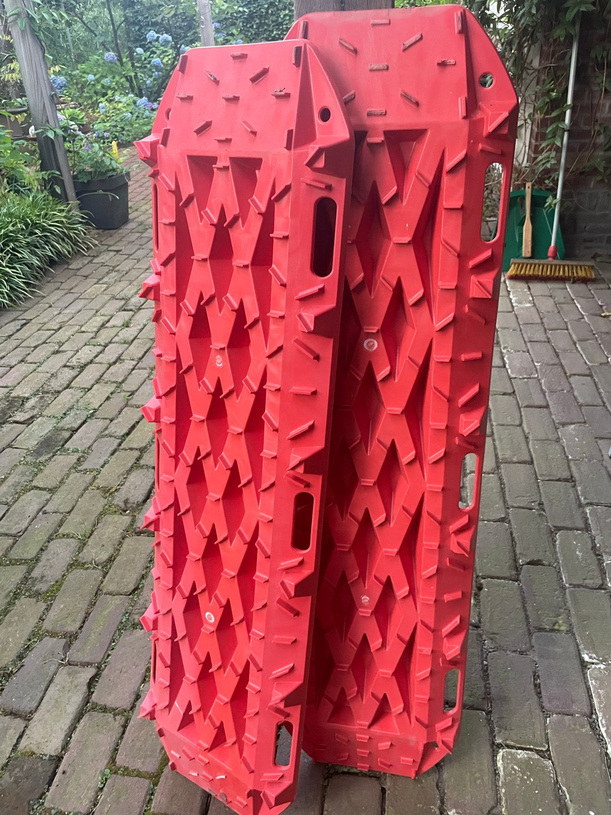 Oranje off-road rijplaten, Ophalen