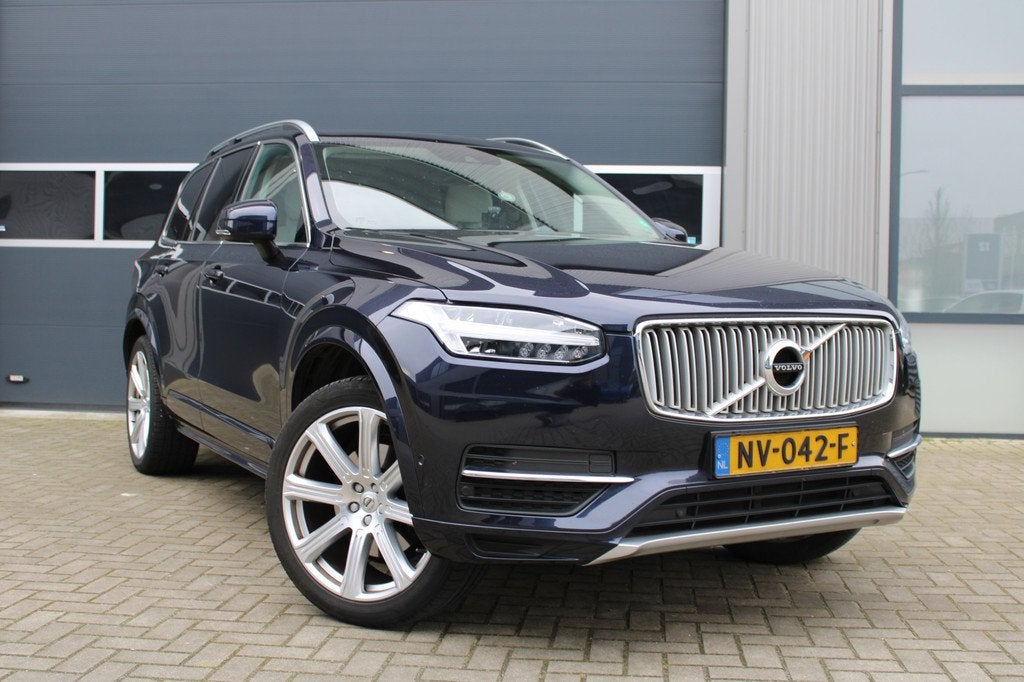 Volvo XC90 2.0 D4 Momentum 7 Zits / Trekhaak / Stoelverwarmi, 1849 kg, 1969 cc, Blauw, 7 stoelen