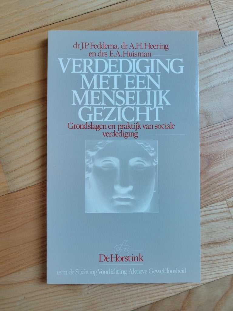 Boek Verdediging met een menselijk gezicht -Dr. J.P. Feddema, Maatschappij en Samenleving, Nieuw, Ophalen of Verzenden, Nederland