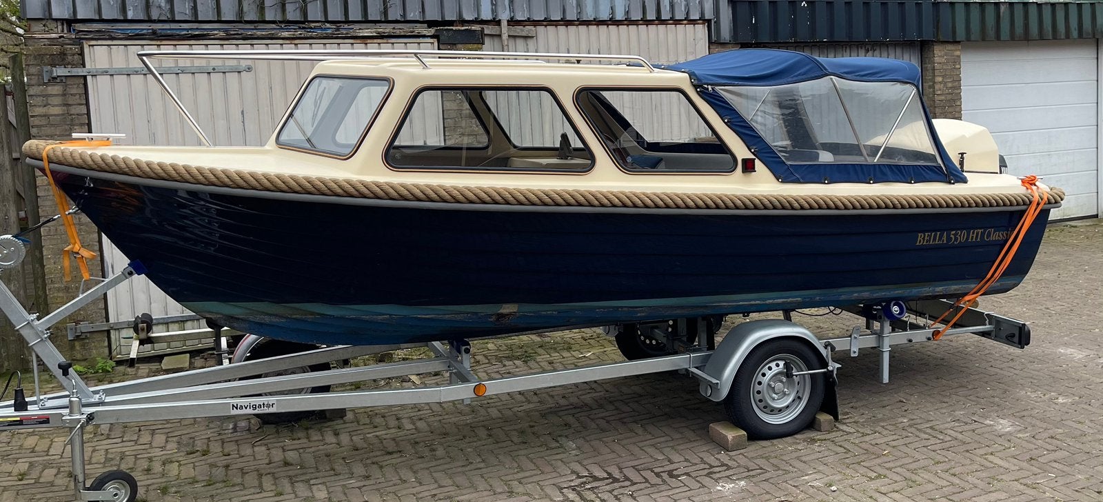 Prachtige kajuitboot BELLA 530 HT classic, Ophalen, Kajuitboot, Buitenboordmotor, Trailer