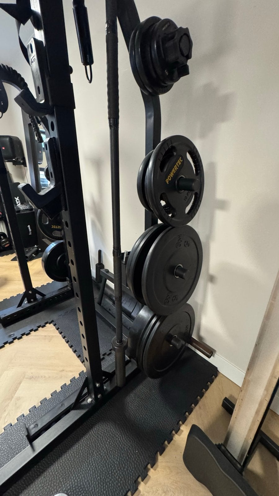 Foto 5 van Home gym/ complete homegym met alles erop en eraan.