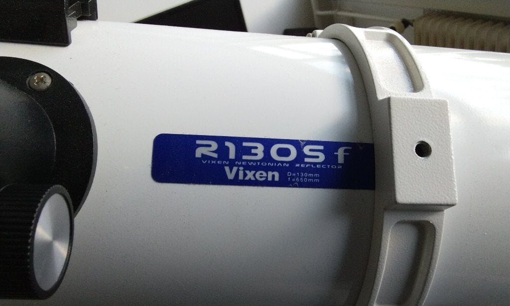 Vixen R130Sf, Polaris mount en zuiltje, Audio, Tv en Foto, Optische apparatuur | Telescopen, 80 tot 200 mm, Met statief, Zo goed als nieuw