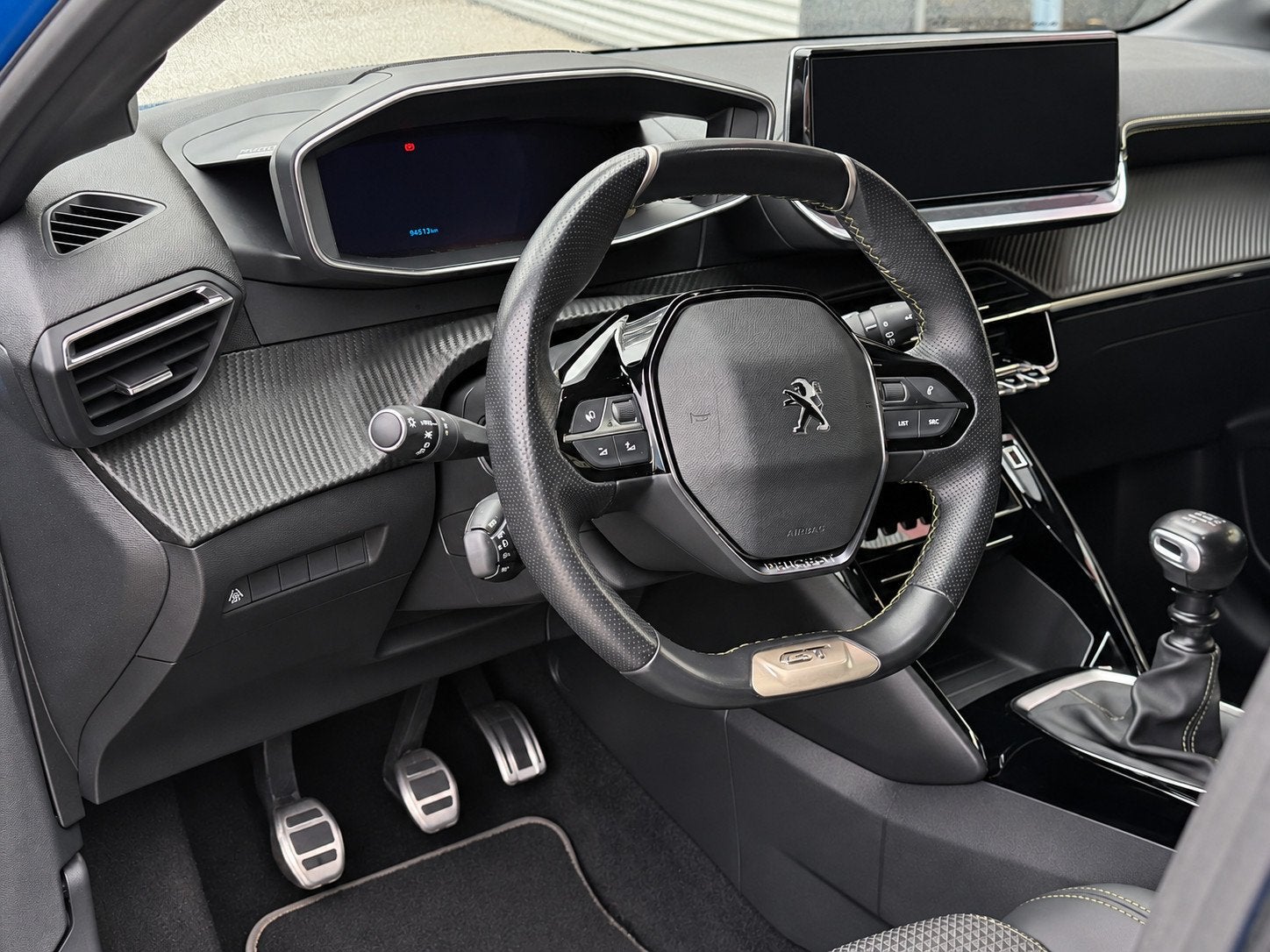 Peugeot 208 1.2 PureTech GT Pack - Navigatie / Apple CarPlay, Voorwielaandrijving, Dealer onderhouden, 101 pk, Gebruikt
