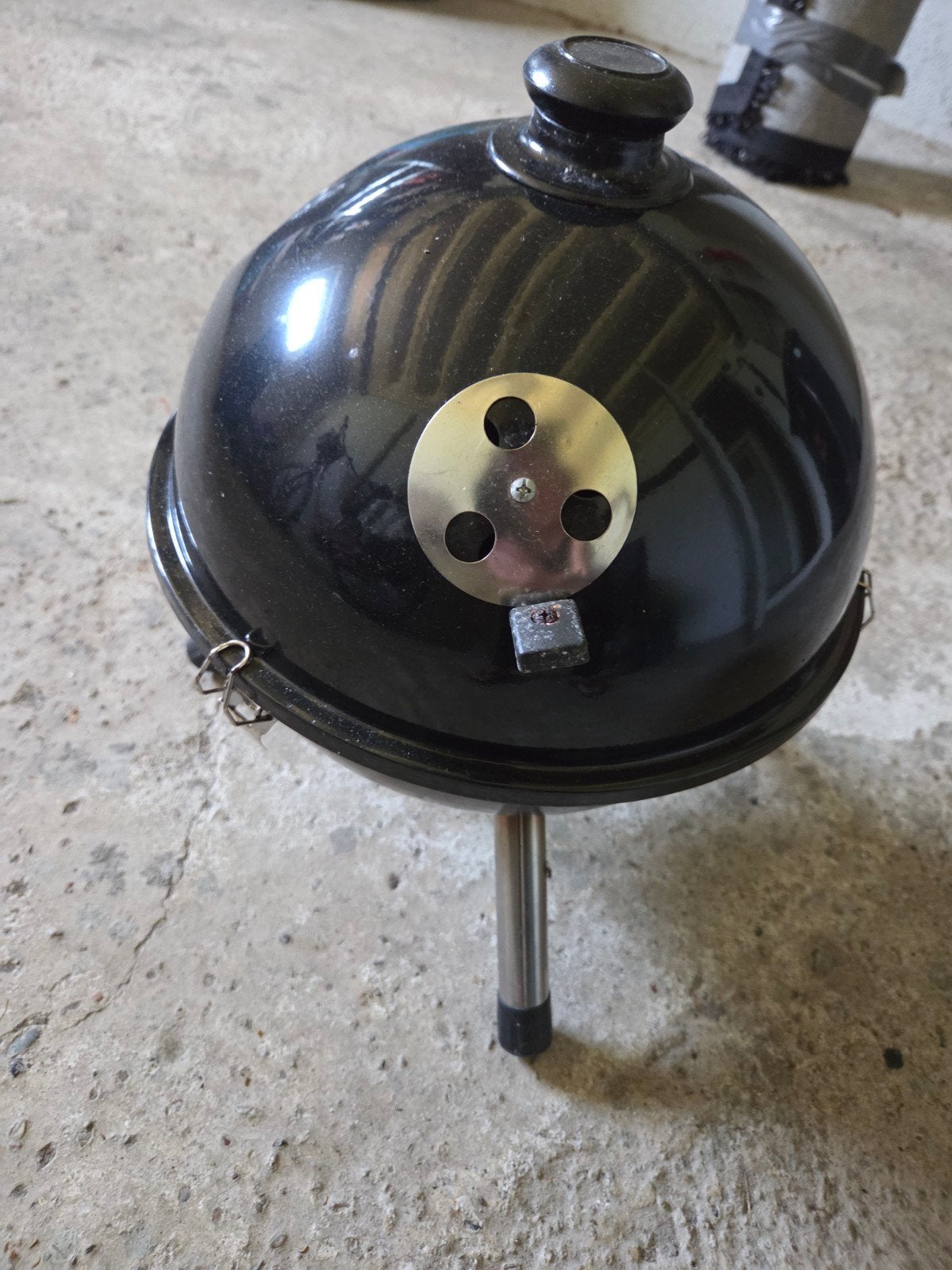 Compacte BBQ met houtskool en aanmaakblokjes, Ophalen, Gebruikt, Onbekend