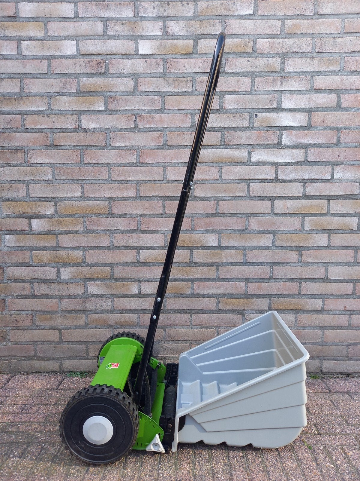 Central Park Handgrasmaaier 30 cm incl. opvangbak, Tuin en Terras, Central Park, Handgrasmaaier, Ophalen of Verzenden, Zo goed als nieuw