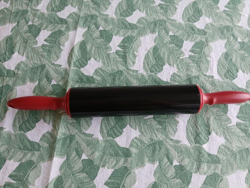 Kookwinkel Oldenhof - Nordic ware deegroller, Overige typen, Ophalen of Verzenden, Zo goed als nieuw, Rood