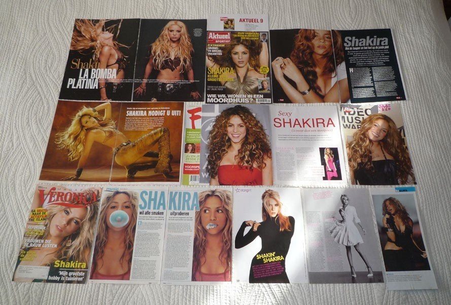 Shakira knipsels posters 100+ Nederlands Engels Frans Duits, Ophalen of Verzenden, 1980 tot heden, Nederland, Tijdschrift