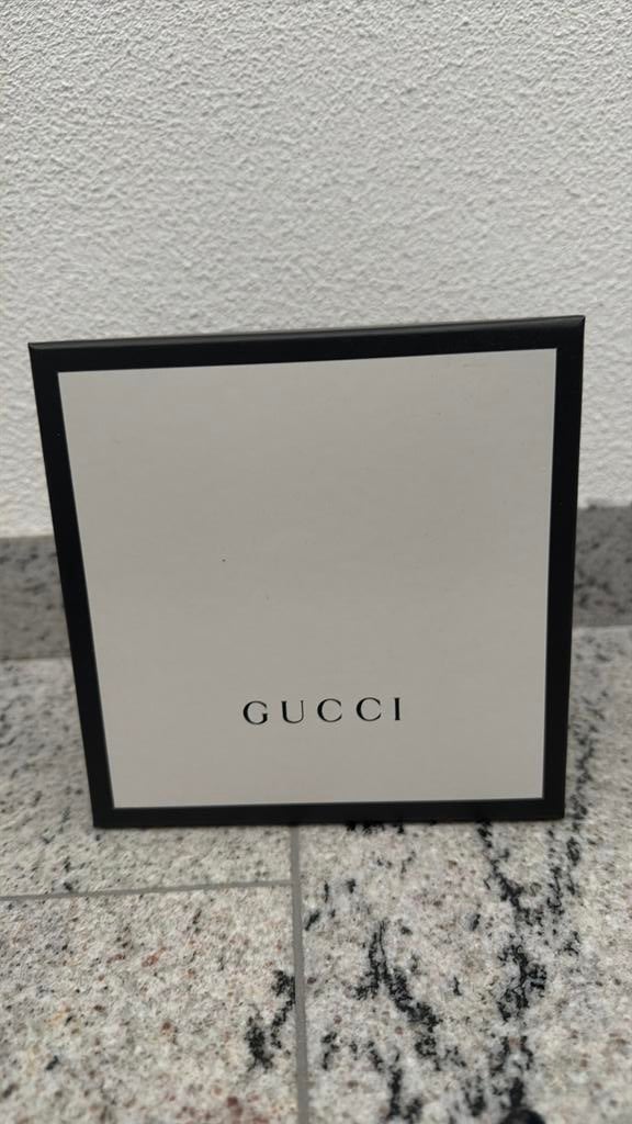 Gucci doos, Ophalen of Verzenden, Zo goed als nieuw