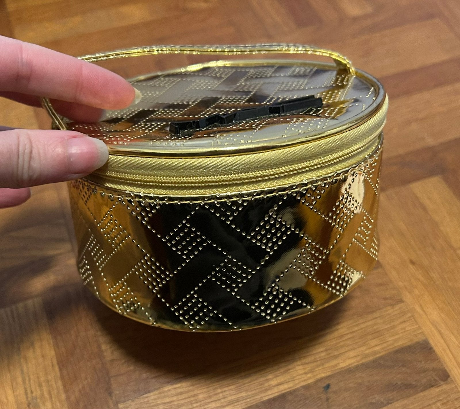 Mooi goudkleurig rond make-uptasje van MAC, Ophalen of Verzenden, Nieuw, Goud