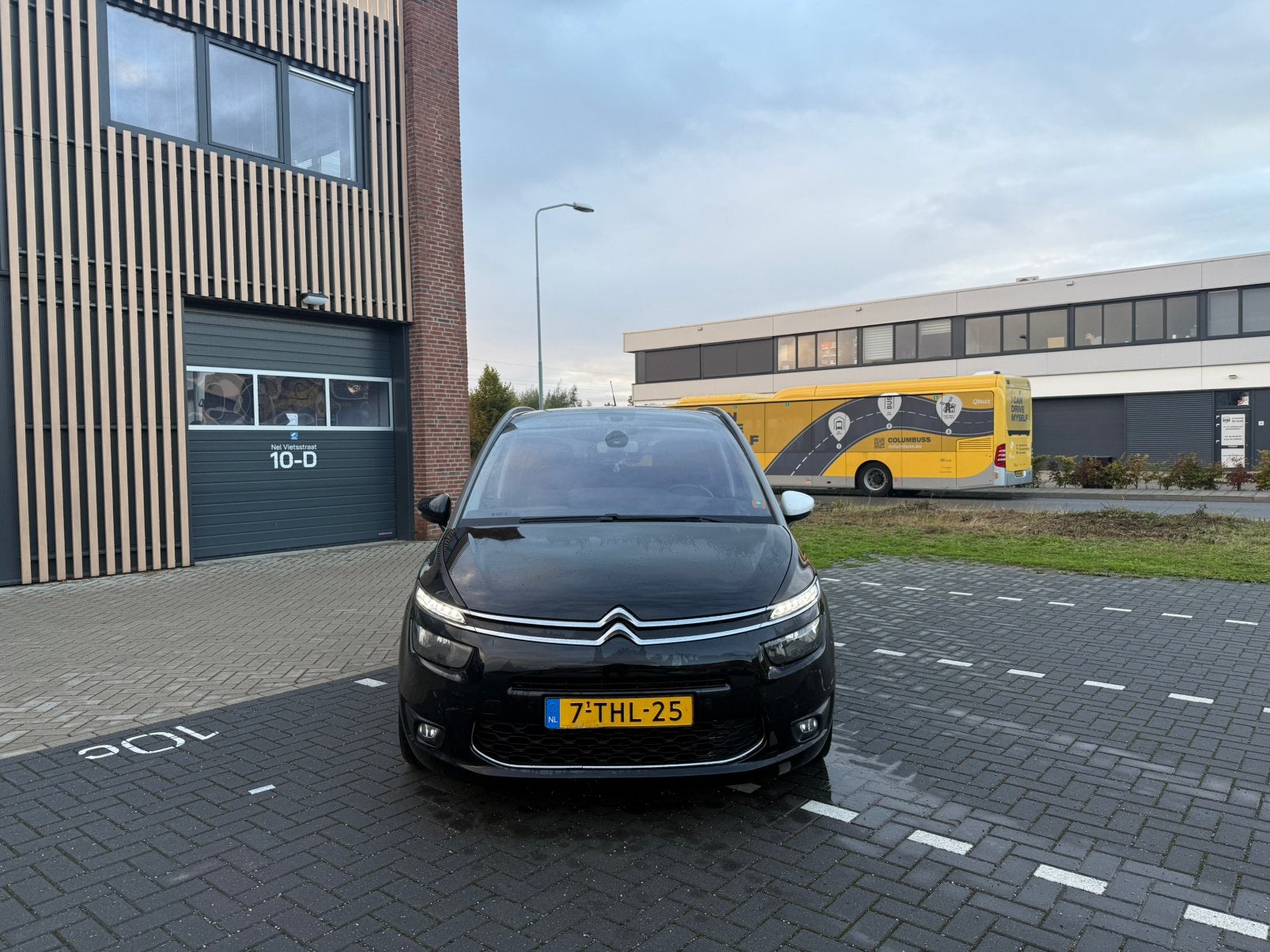 Citroën C4 (Grand) Picasso 1.6 E-hdi 2014 zwart Export, Auto's, 1295 kg, 4 cilinders, 7 stoelen, Origineel Nederlands