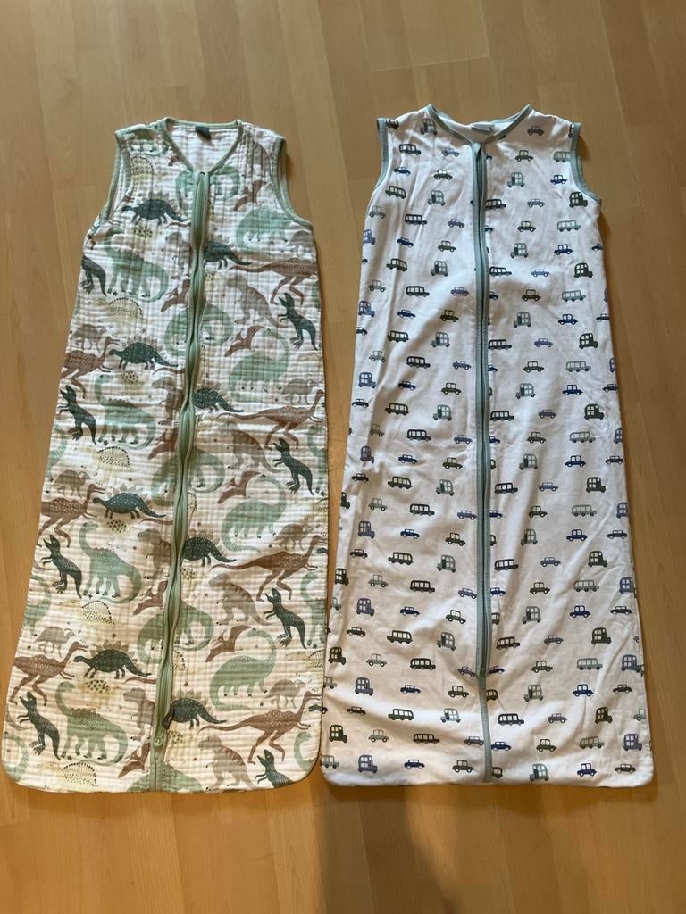 2x Zomer Slaapzak Maat 110 - Dino en Auto's, Kinderen en Baby's, Ophalen of Verzenden, Gebruikt, 100 cm of meer, Slaapzak