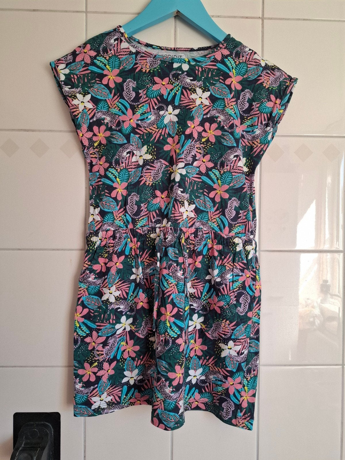 Zomerjurk True Spirit maat 122/128 met bloemenprint, Kinderen en Baby's, Kinderkleding | Maat 122, Gebruikt, Ophalen of Verzenden
