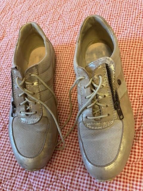 Sneakers Dames Wolky Leer Maat 41 Beige Goud en Rits, Kleding | Dames, Schoenen, Ophalen of Verzenden, Gedragen, Beige, Sneakers of Gympen