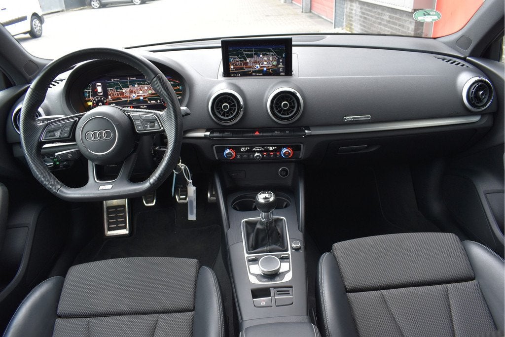 Audi A3 Sportback 30 TFSI 2x S-Line Edition Virtual cockpit,, Gebruikt, Euro 6, 1165 kg, Origineel Nederlands