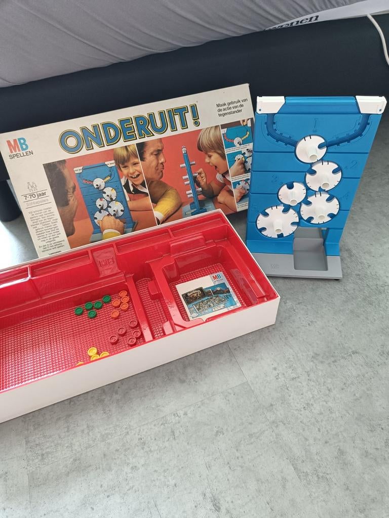 MB Spellen Onderuit! Bordspel - Vintage Gezelschapsspel, Een of twee spelers, Ophalen of Verzenden, Zo goed als nieuw, MB Spellen