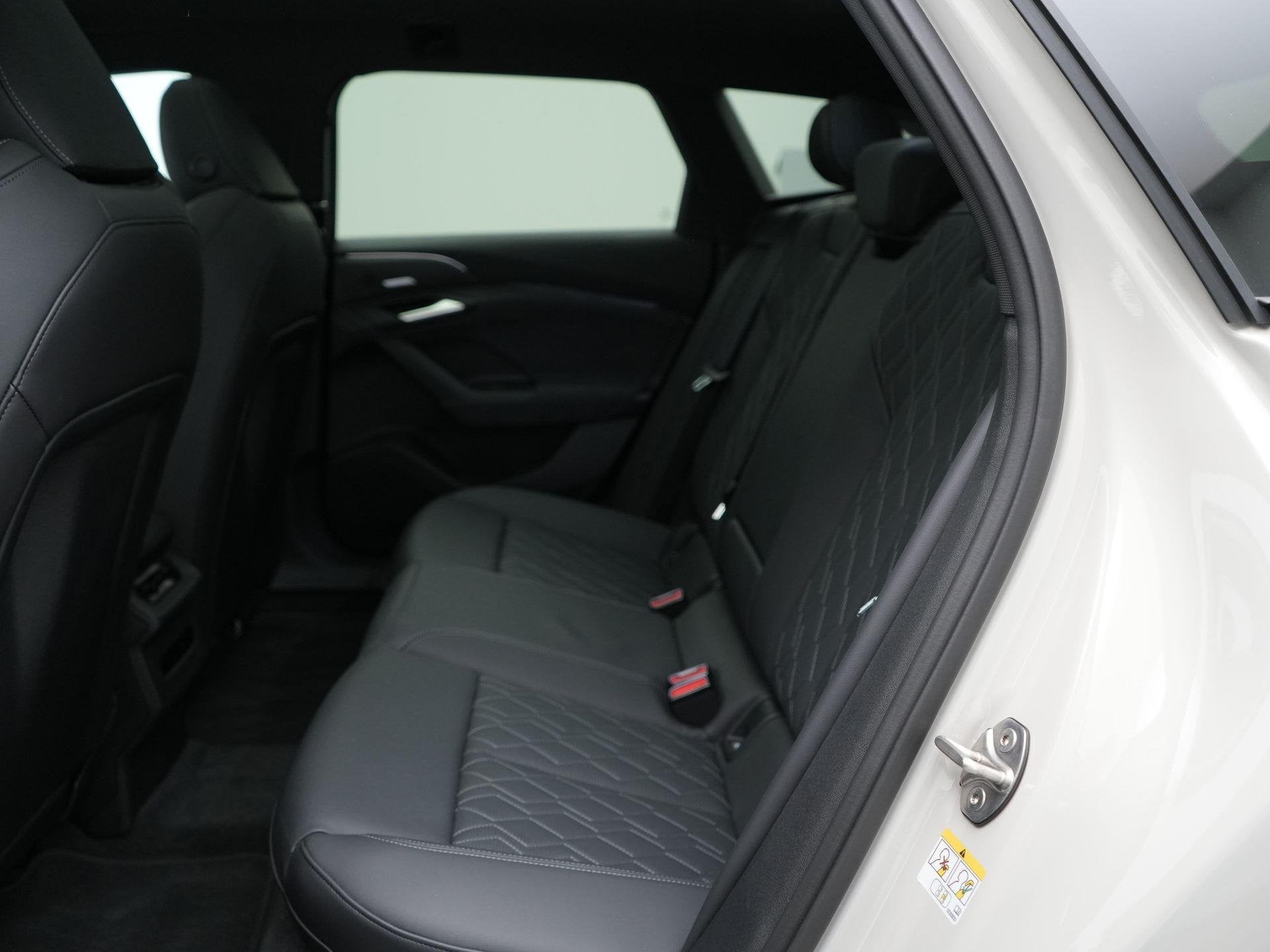Foto 56 van Audi A6 Avant e-tron S edition 83 kWh 286pk | Luchtvering |