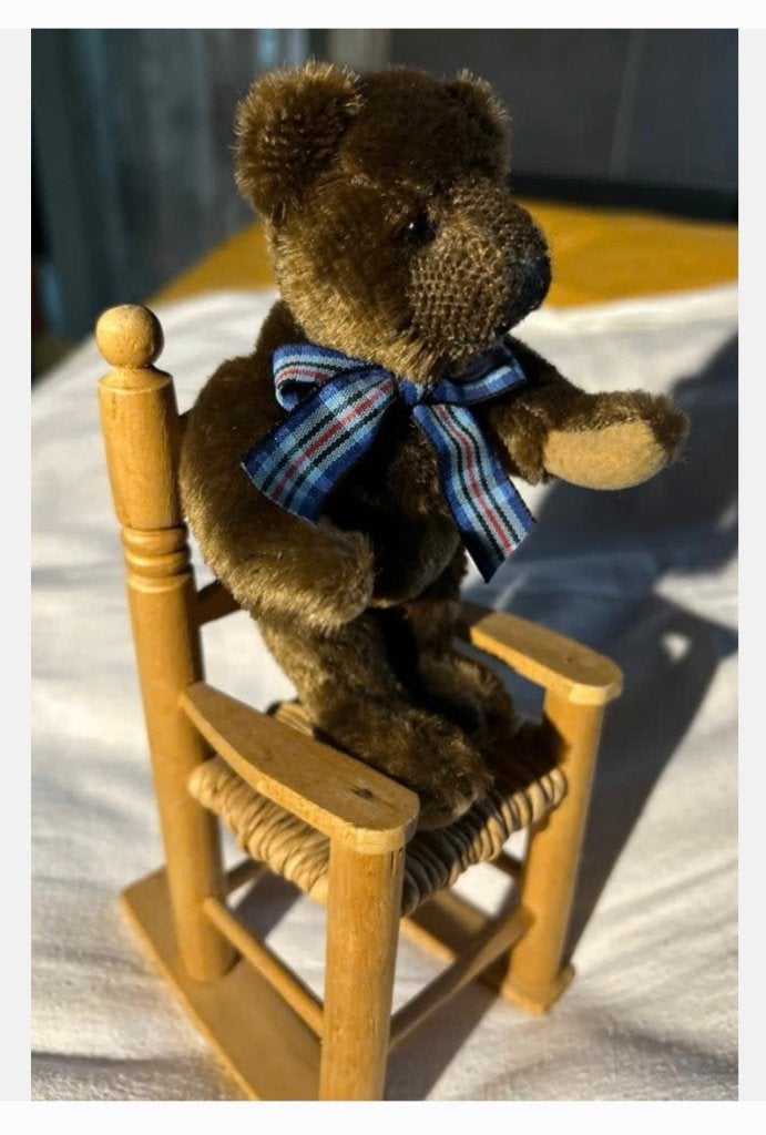 Schattig beertje Sunkid op een houten vintage stoel, Overige typen, Ophalen of Verzenden, Zo goed als nieuw, X
