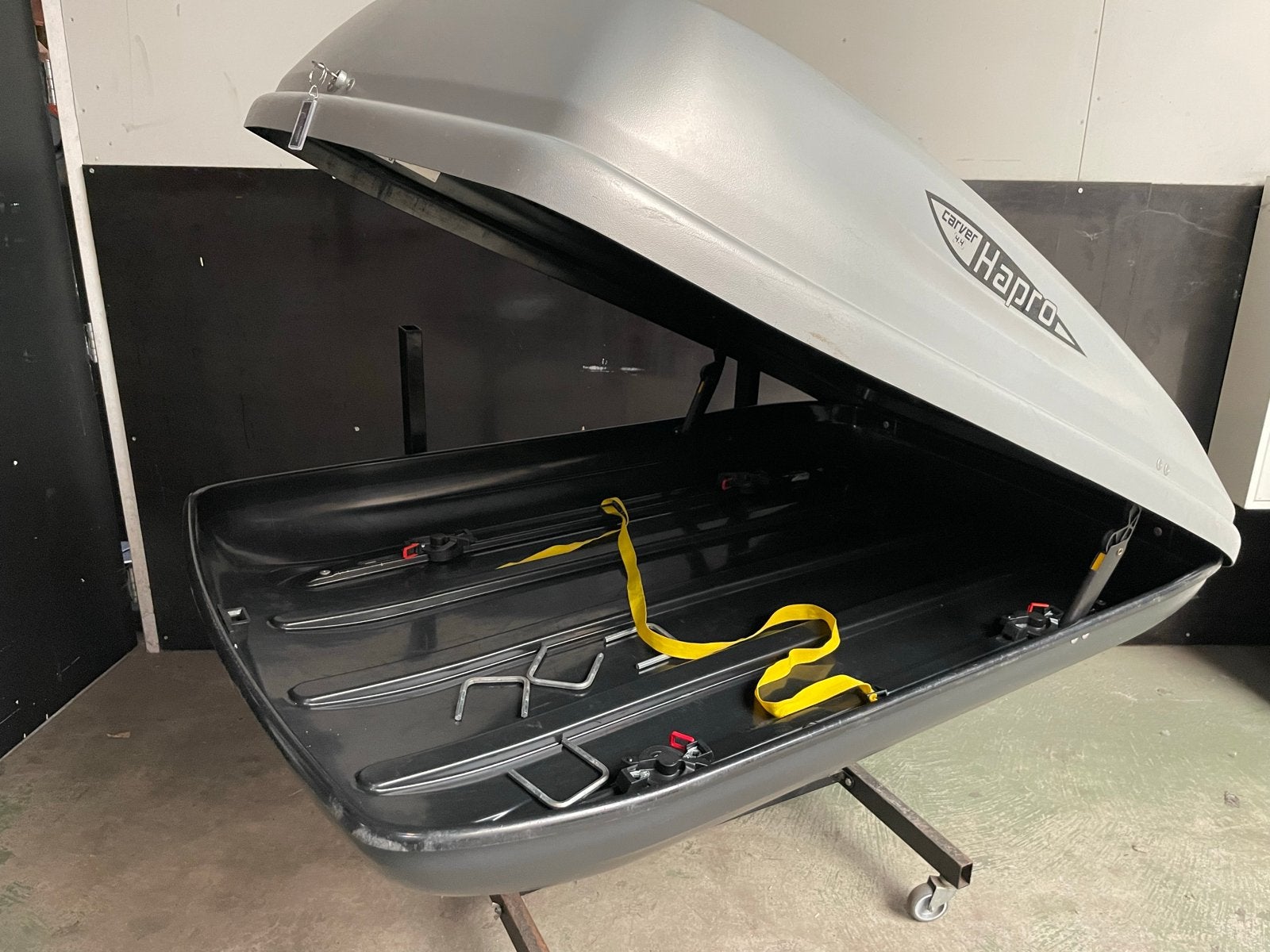 Hapro Carver 4.4 Dakkoffer - Ruim en Makkelijk te Monteren, Ophalen, Gebruikt