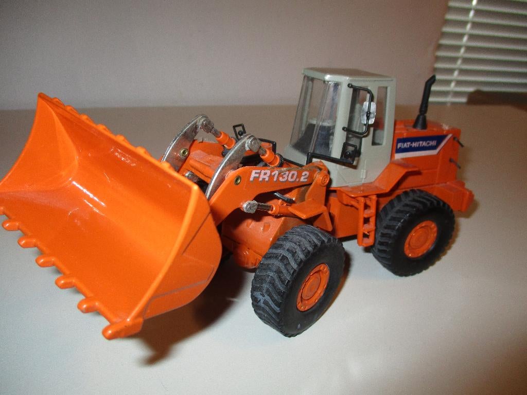 ROS Fiat-Hitachi FR130.2 shovel, Hobby en Vrije tijd, Modelauto's | 1:32, Ophalen of Verzenden, Gebruikt, Tractor of Landbouw