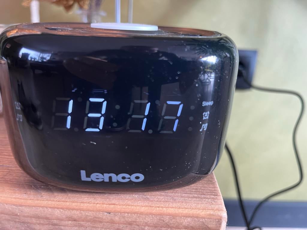 Lenco klokradio - Slechts 1 dag gebruikt!, Ophalen, Zo goed als nieuw, Digitaal