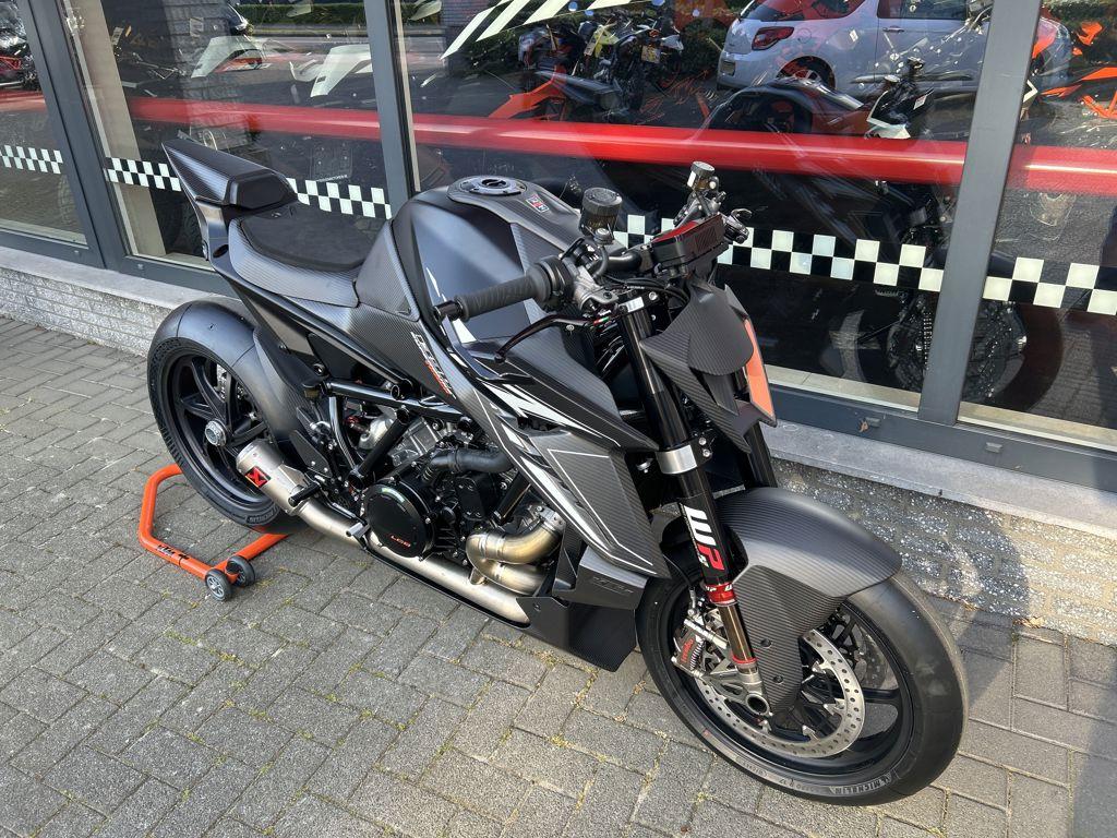 KTM 1390 SUPER DUKE RR TRACK 2026, Bedrijf, Naked bike