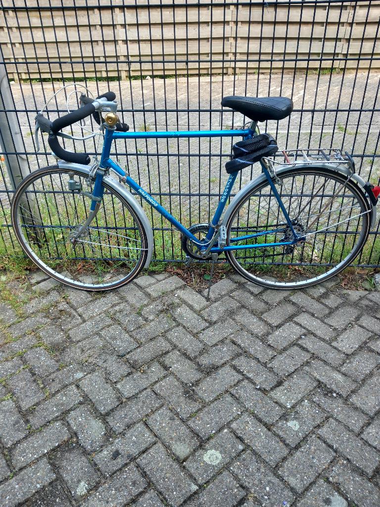 fietsen, vier verschillende, een vintage racefiets, Velgrem, 47 tot 51 cm, Gazelle, Jaren '20 of ouder