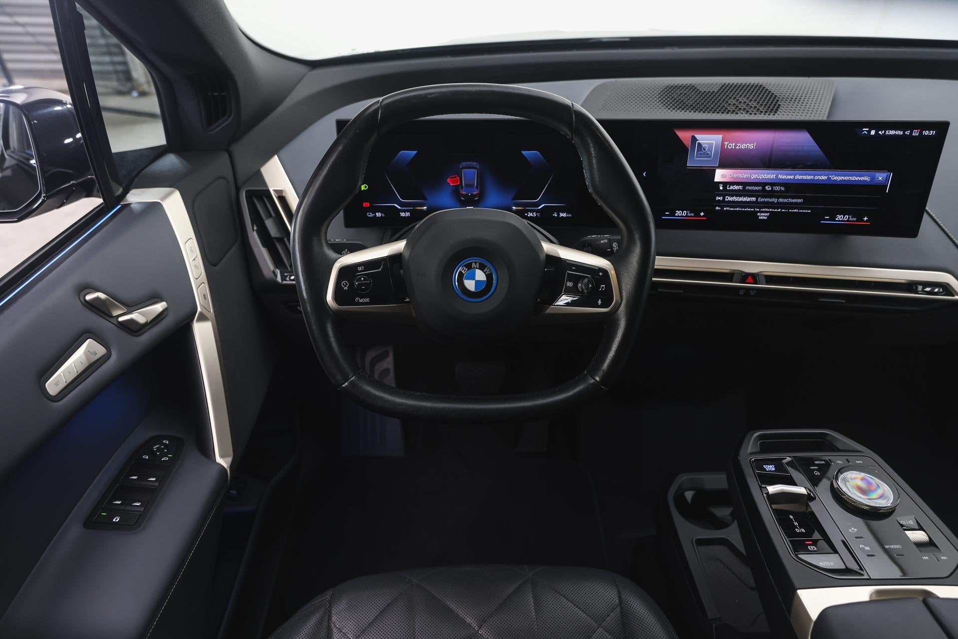BMW iX xDrive40 High Executive Sport / Panoramadak Sky Loung, Auto's, 413 km, Gebruikt, 22 min, Met garantie (alle)