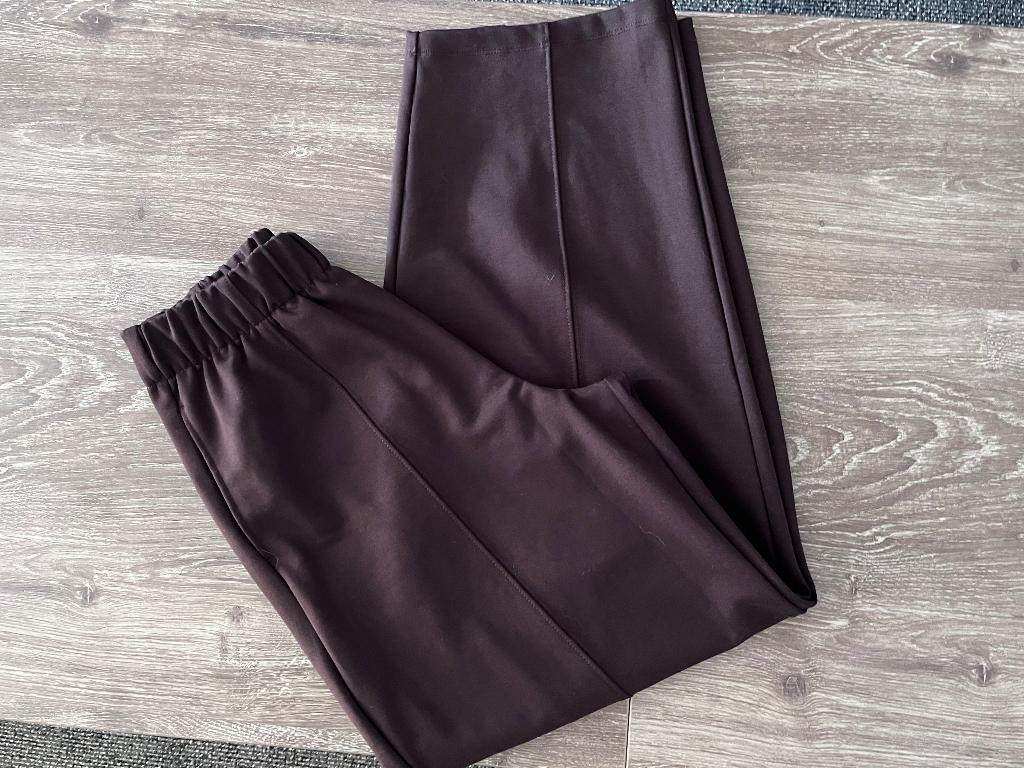 Mooie bruine H&M ballonbroek/ joggingbroek met persvouwen, Kleding | Dames, H&M, Bruin, Ophalen of Verzenden, Zo goed als nieuw