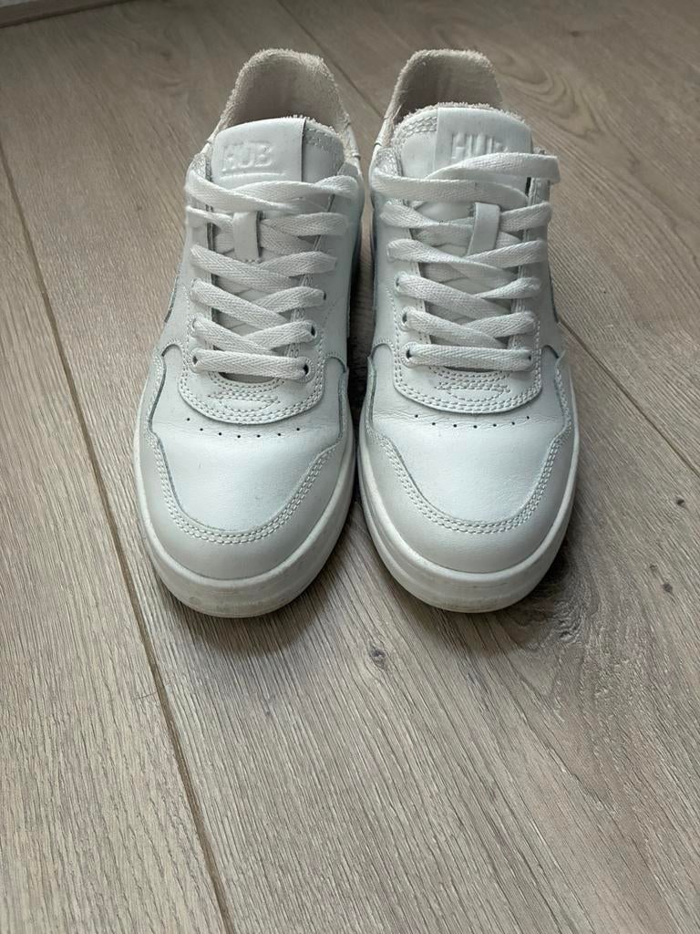 Hub sneakers zo goed als nieuw!, Ophalen of Verzenden, Zo goed als nieuw
