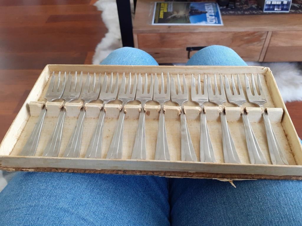 Vintage gebaksvorkjes, Ophalen