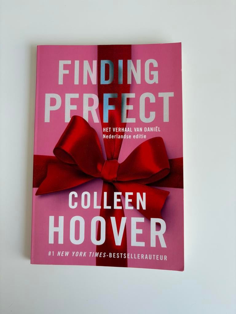 Finding Perfect - Colleen Hoover (Nederlandse editie), Verzenden, Zo goed als nieuw, Nederland
