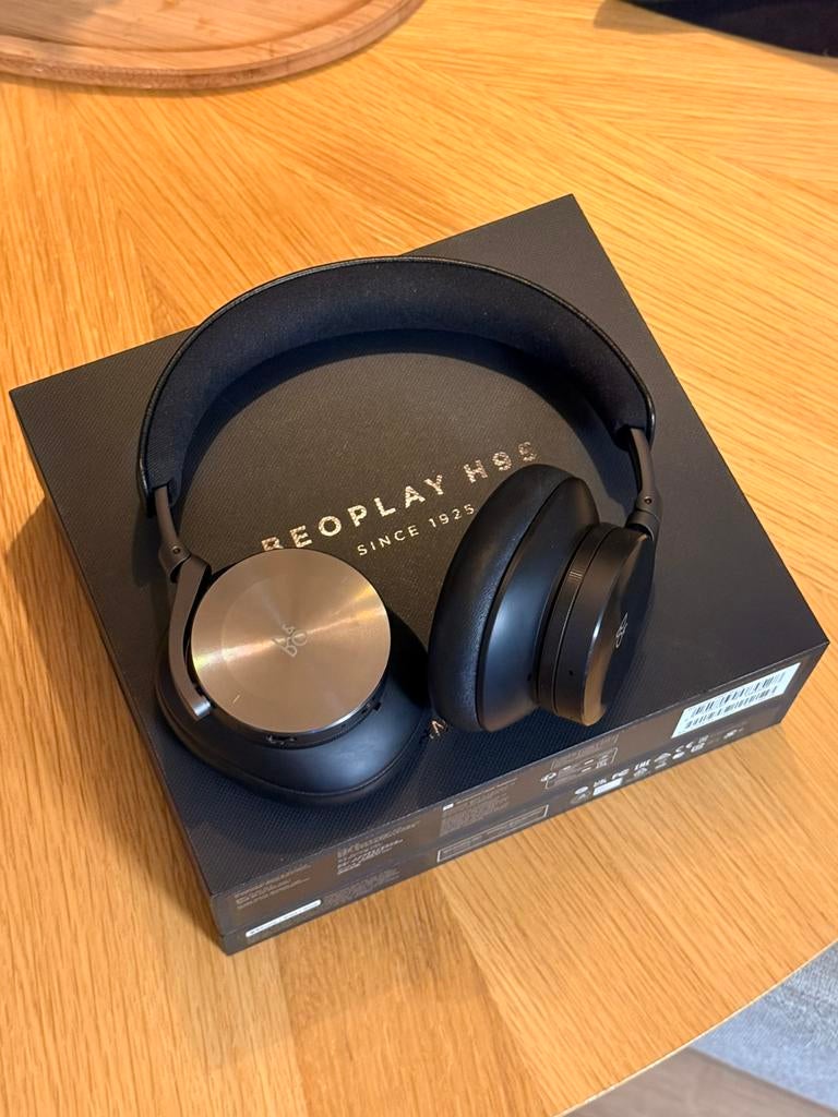Beoplay H95 in nieuwstaat en garantie tot 01-2030