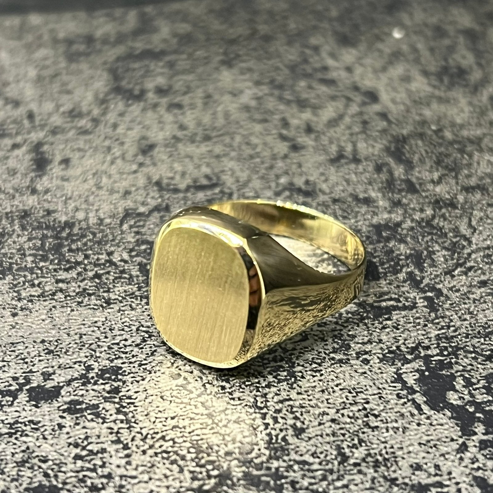 14 karaat gouden zegelring ring heren, Ophalen of Verzenden, Zo goed als nieuw, Goud, Dame