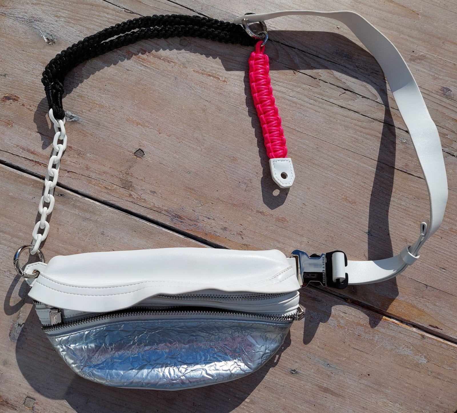 Nieuwe Charles & Keith Schoudertasje Wit/Zilver, Ophalen of Verzenden, Nieuw, Wit, Schoudertasje