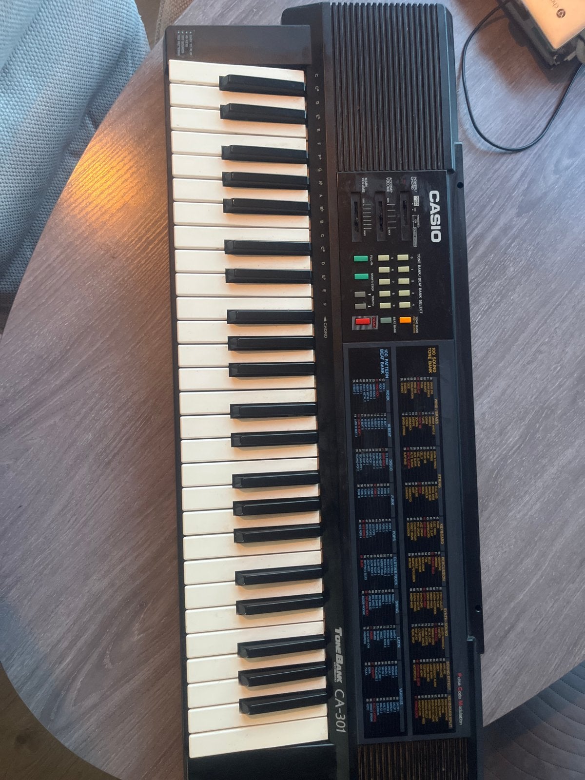 Casio CA-301 Keyboard in nette staat (zonder adapter), Muziek en Instrumenten, Keyboards, Ophalen, Gebruikt, 49 toetsen, Casio