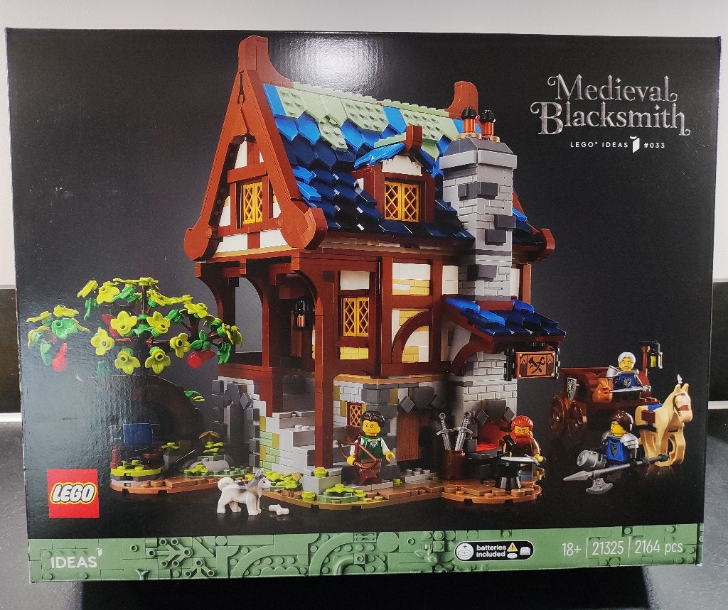 LEGO set 21325 – Medieval Blacksmith – Nieuw in doos!, Info@lego.com, Lego, Nieuw, Ophalen of Verzenden