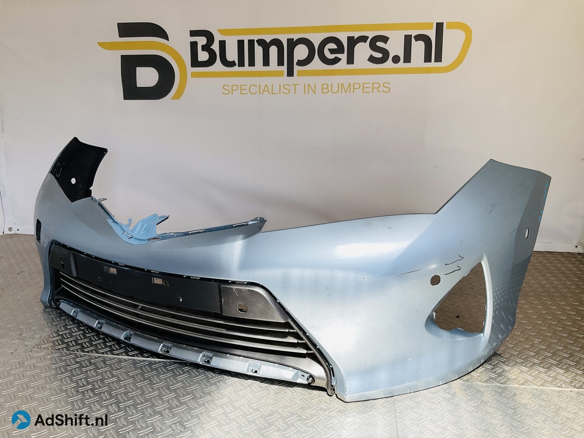 Bumper Toyota Auris 12-15 6xpdc 52119-02A20 Voorbumper 2-D3-, Auto-onderdelen, Bumper
