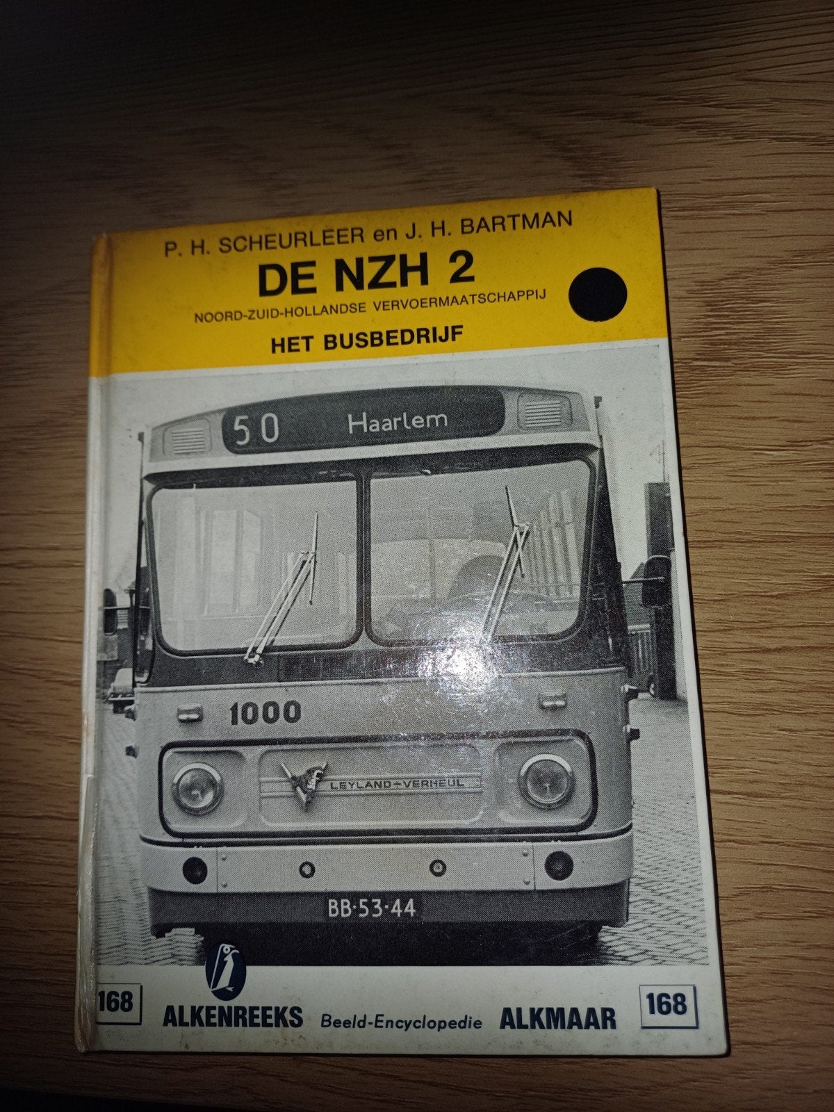 De NZH 2 Het busbedrijf, Boeken, Ophalen of Verzenden, Zo goed als nieuw