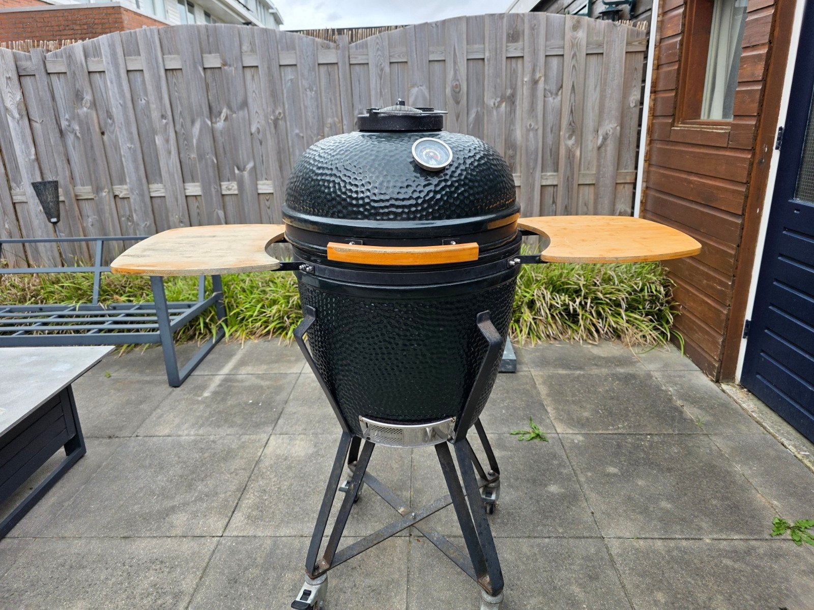 Kamado BBQ met zijtafels en thermometer, Tuin en Terras, Ophalen, Gebruikt, Own