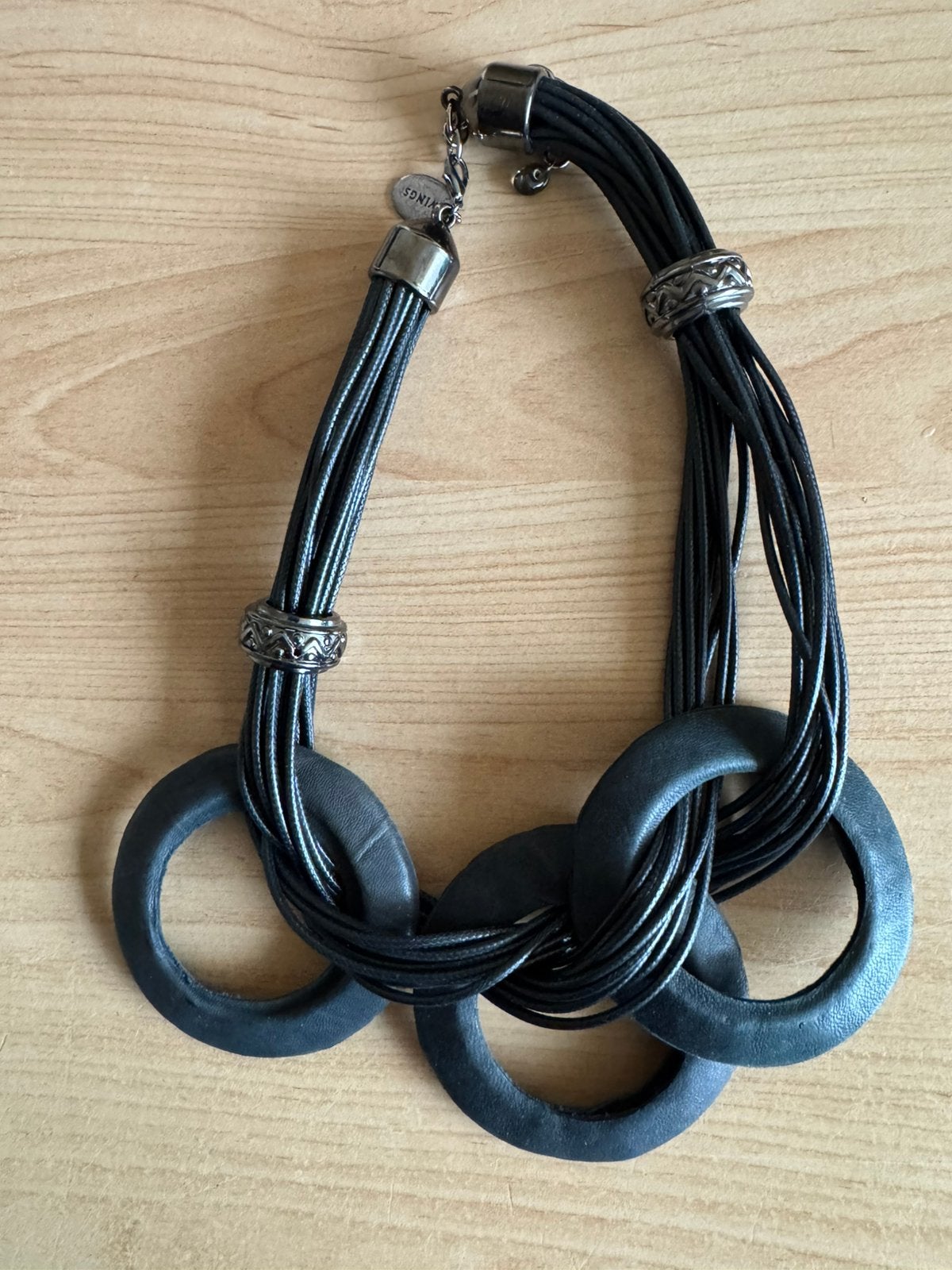 Mooie zwarte keren ketting met rondjes, Sieraden, Tassen en Uiterlijk, Kettingen, Ophalen, Zo goed als nieuw, Zwart, Overige materialen