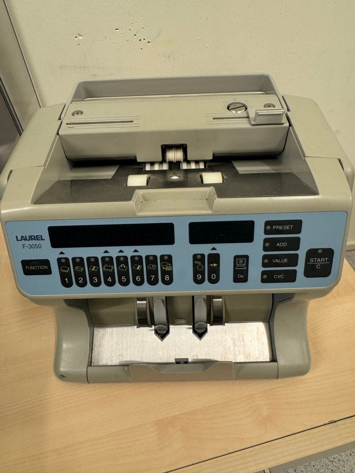 Laurel F-3050 Geldtelmachine - Scan Coin Borsu Systema, Ophalen