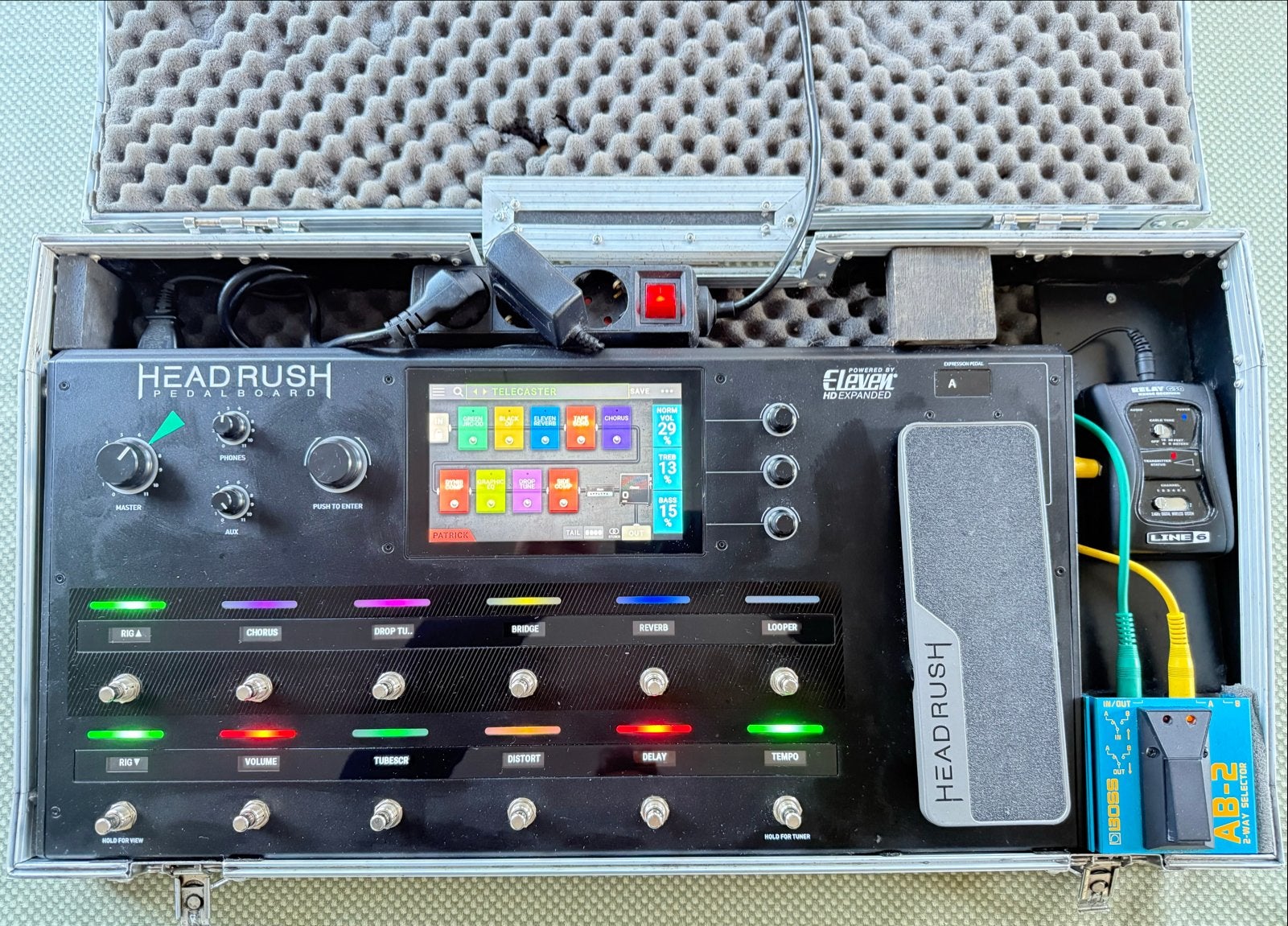 Headrush Pedalboard met Flightcase en decksaver/stofkap, Ophalen, Zo goed als nieuw, Multi-effect