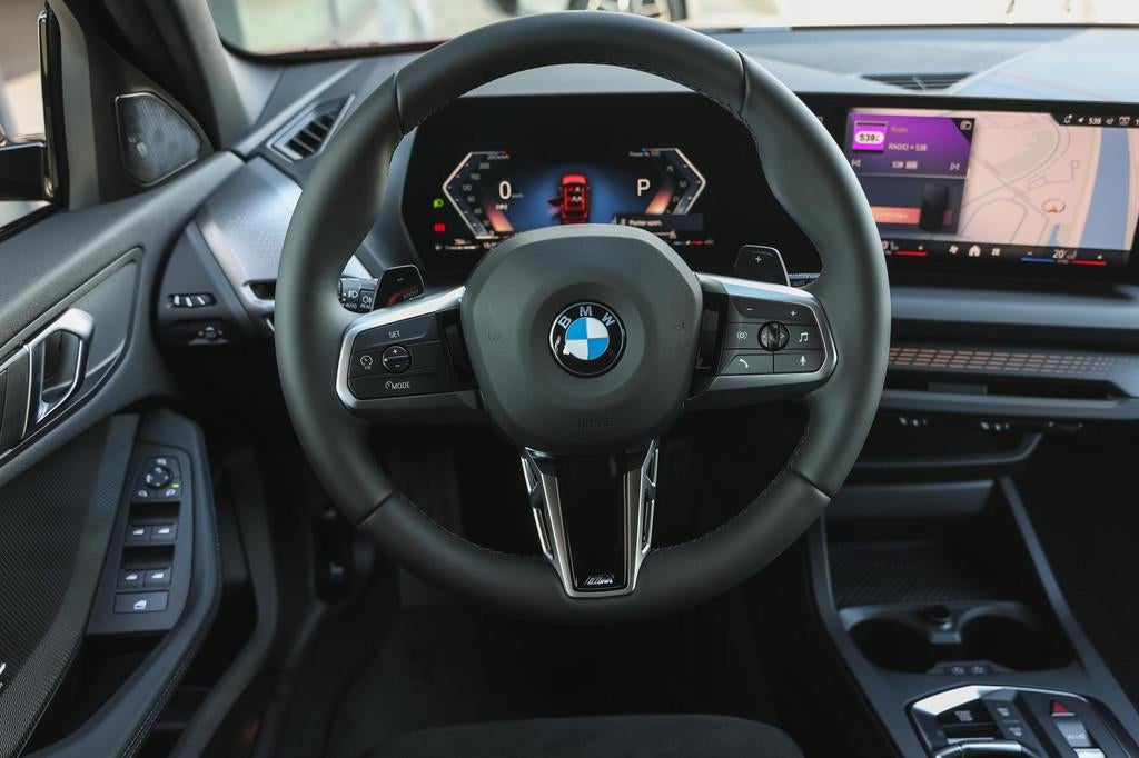 BMW 1 Serie 120 M Sport Automaat / Sportstoelen / Achteruitr, Auto's, 156 pk, Met garantie (alle), Alcantara, Origineel Nederlands